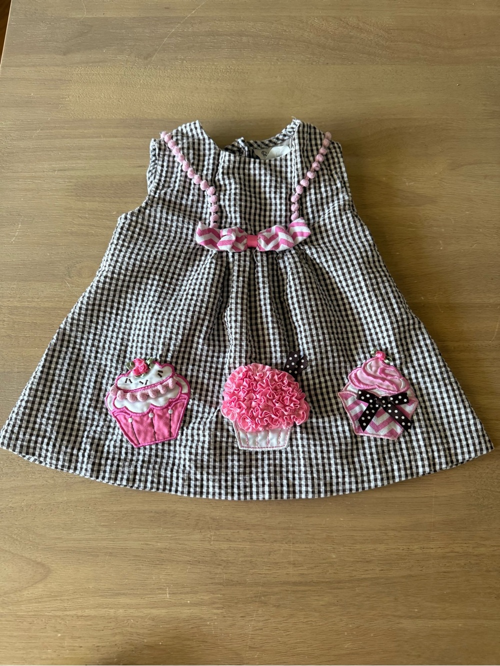 Vintage “Rare Too” 3T gingham tunic with cupcake appliqué